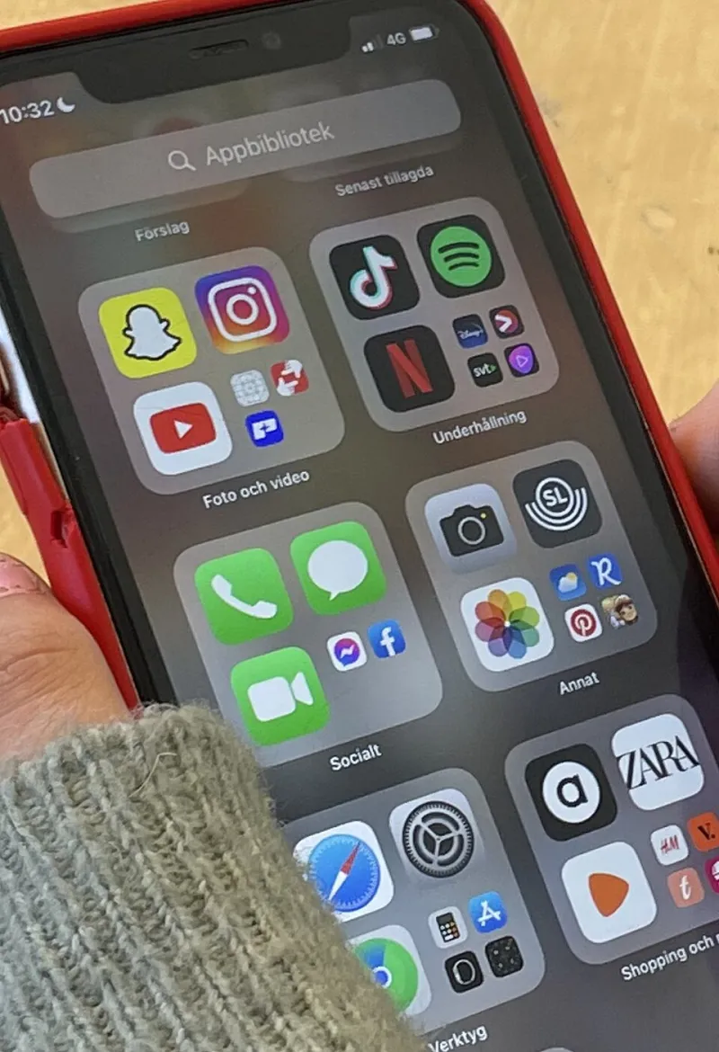 Digital Warfare: When Celebrity Unfollows Become Front-Page News